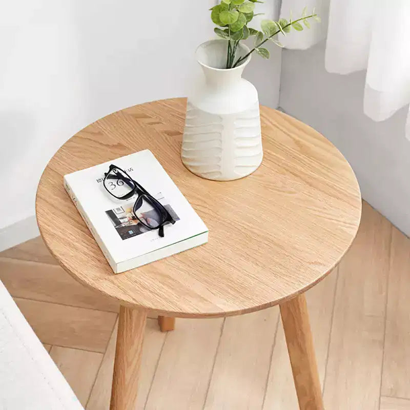 Table d'appoint ronde minimaliste à trois pieds en chêne massif de 50 cm de hauteur