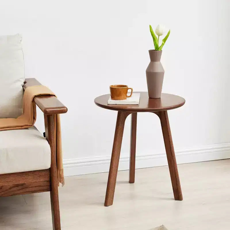 Table d'appoint ronde minimaliste à trois pieds en chêne massif de 50 cm de hauteur