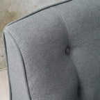 Fauteuil club en tissu capitonné avec pieds en bois de bouleau pour salon et chambre