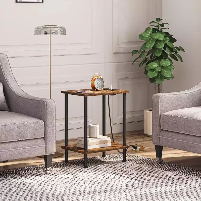 Table d'appoint avec station de recharge, port USB, prise Type-C et secteur, étagères de rangement à 2 niveaux