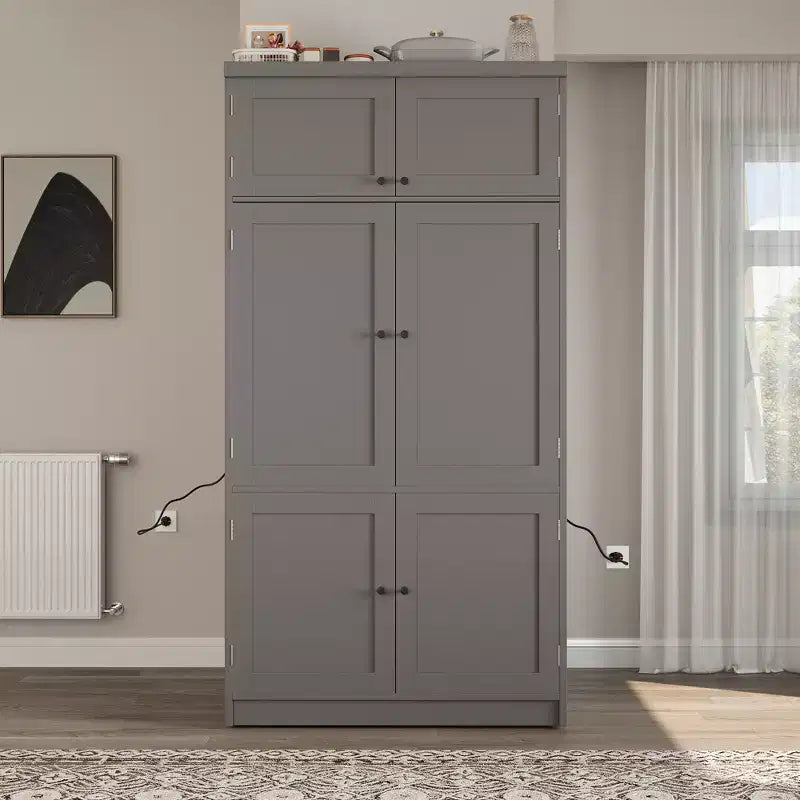 Grand garde-manger de cuisine de style Shaker avec 2 prises de courant et étagères réglables